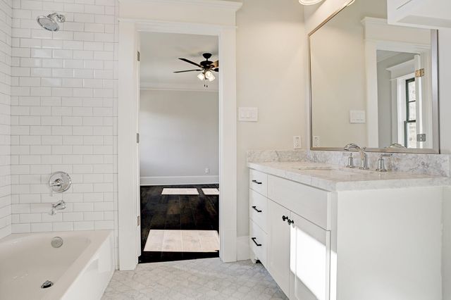 1901 Bradshaw Street, Houston, TX 77008