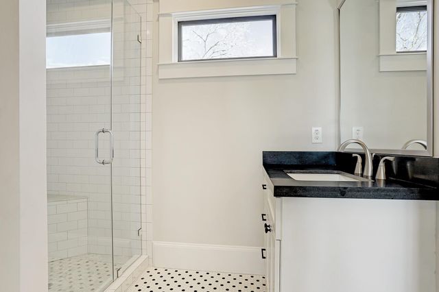 1901 Bradshaw Street, Houston, TX 77008