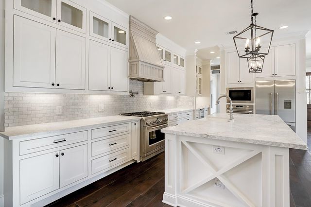 1901 Bradshaw Street, Houston, TX 77008