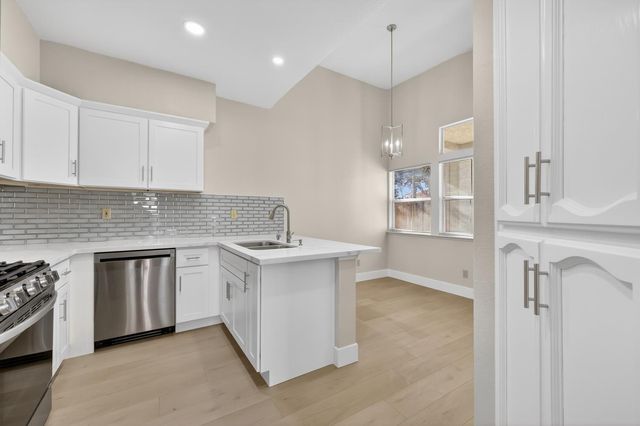 102 Moylan Way, Folsom, CA 95630