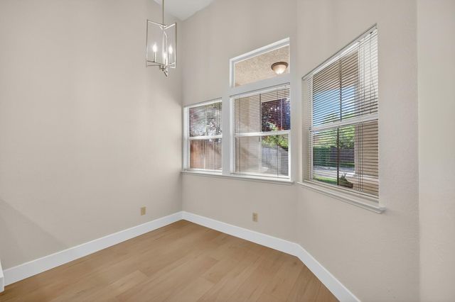 102 Moylan Way, Folsom, CA 95630