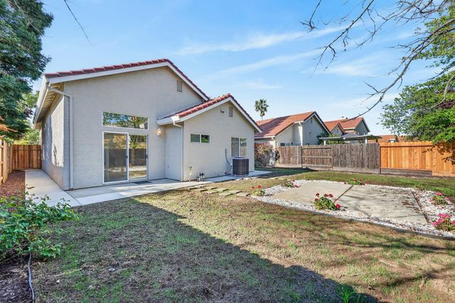 102 Moylan Way, Folsom, CA 95630