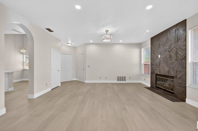 102 Moylan Way, Folsom, CA 95630