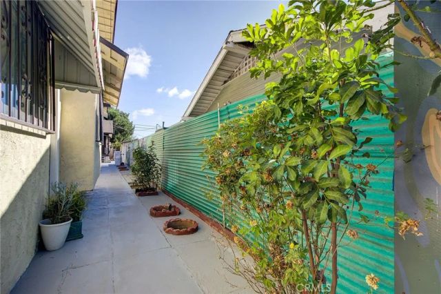 3322 Maceo, Cypress Park, CA 90065
