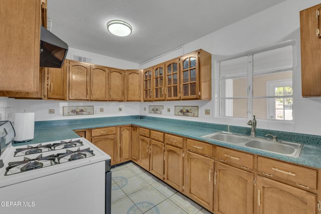 3411 LEAVELL Avenue, El Paso, TX 79904