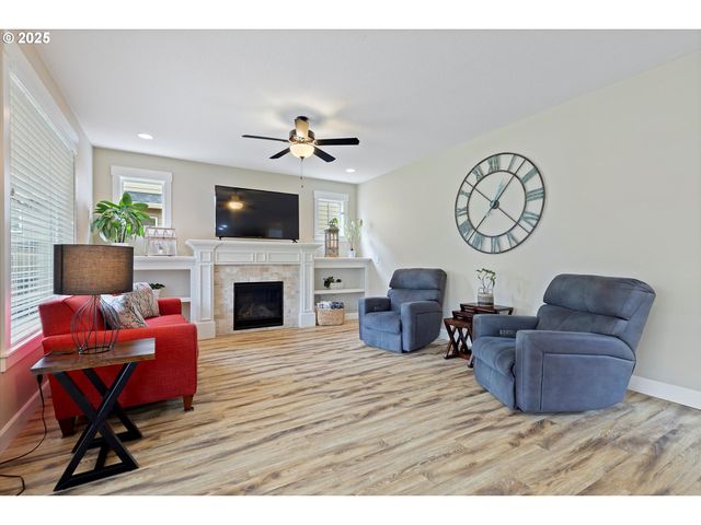 12708 ASPENWOOD Ln, Oregon City, OR 97045