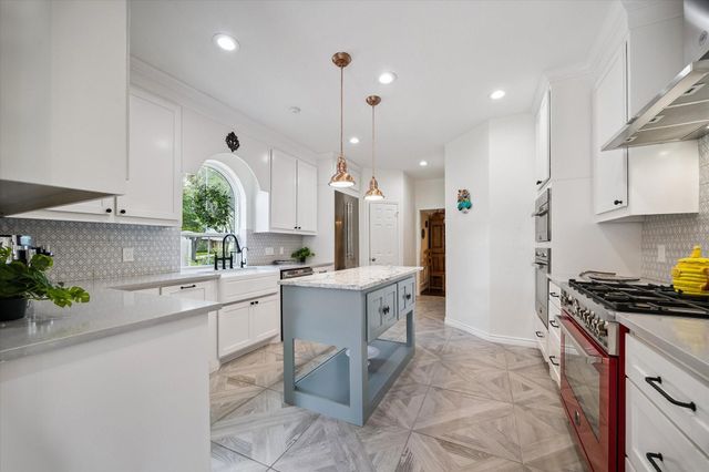 26 Epping Forest Way, Sugar Land, TX 77479