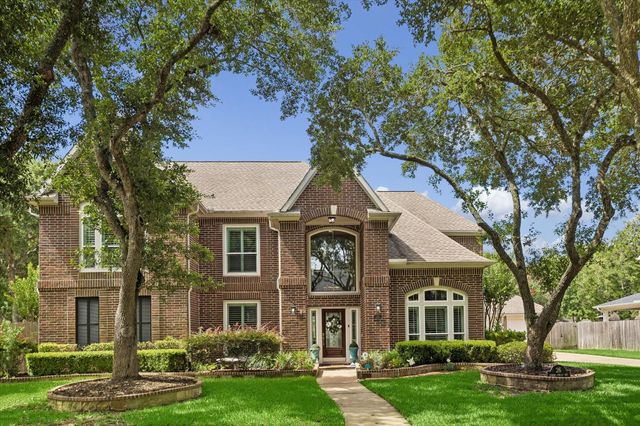 26 Epping Forest Way, Sugar Land, TX 77479