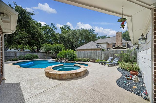 26 Epping Forest Way, Sugar Land, TX 77479
