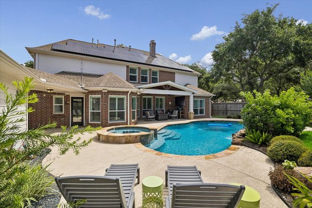26 Epping Forest Way, Sugar Land, TX 77479