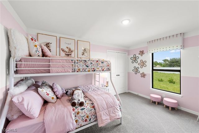 1009 NE 4th PL, Cape Coral, FL 33909