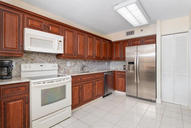 7153 Promenade Drive 601, Boca Raton, FL 33433