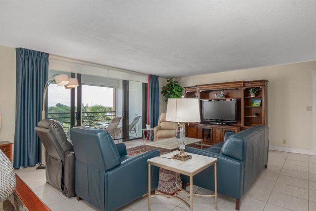 7153 Promenade Drive 601, Boca Raton, FL 33433