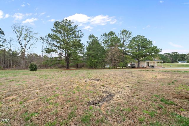 40 Exeter Way, Louisburg, NC 27549