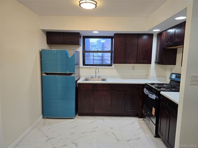 1792 Lacombe Avenue 1, Bronx, NY 10473
