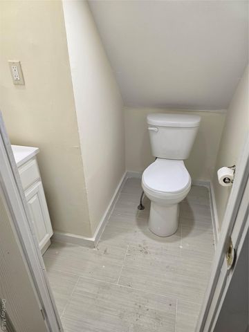 1792 Lacombe Avenue 1, Bronx, NY 10473