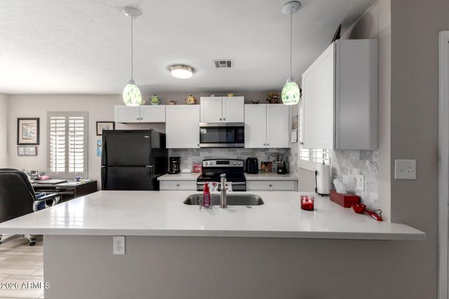 502 W HONONEGH Drive 1, Phoenix, AZ 85027