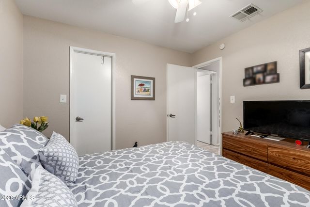 502 W HONONEGH Drive 1, Phoenix, AZ 85027