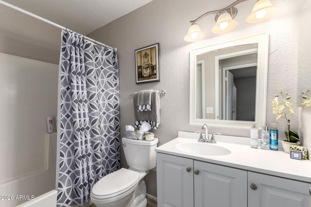 502 W HONONEGH Drive 1, Phoenix, AZ 85027