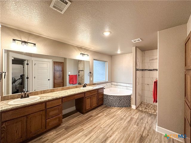 3533 Hooten Bend Road, Kempner, TX 76539