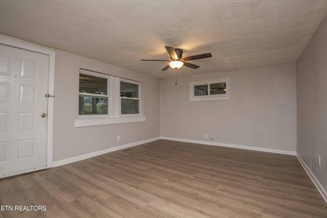 143 Shubert Street, Kingston, TN 37763