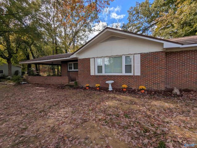 807 Corsbie Street, Hartselle, AL 35640