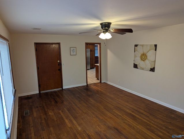 807 Corsbie Street, Hartselle, AL 35640