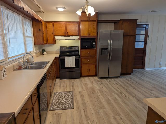 807 Corsbie Street, Hartselle, AL 35640