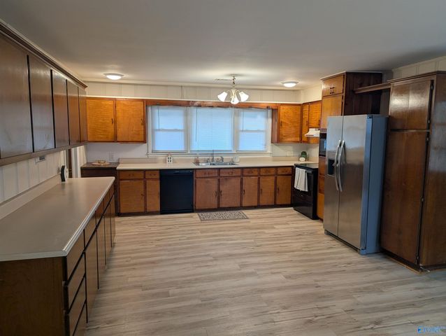 807 Corsbie Street, Hartselle, AL 35640