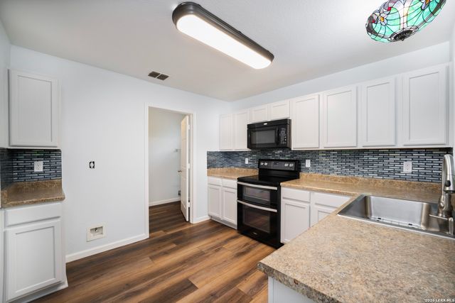 16642 EMERALD BLF, Selma, TX 78154