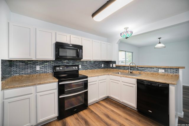 16642 EMERALD BLF, Selma, TX 78154