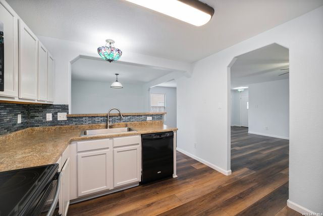 16642 EMERALD BLF, Selma, TX 78154