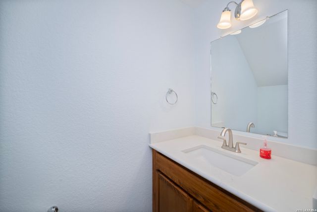 16642 EMERALD BLF, Selma, TX 78154