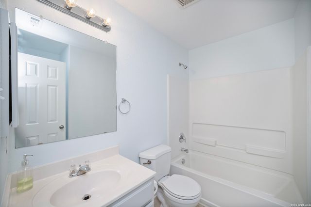 16642 EMERALD BLF, Selma, TX 78154