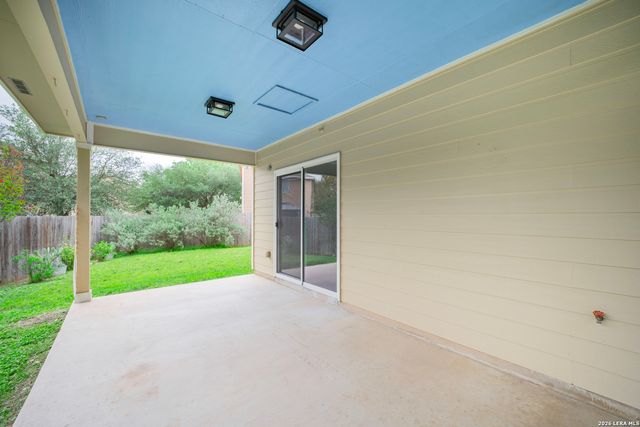 16642 EMERALD BLF, Selma, TX 78154