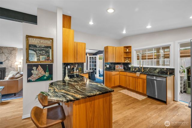 15528 186th Avenue NE, Woodinville, WA 98072