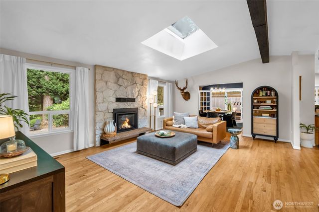 15528 186th Avenue NE, Woodinville, WA 98072