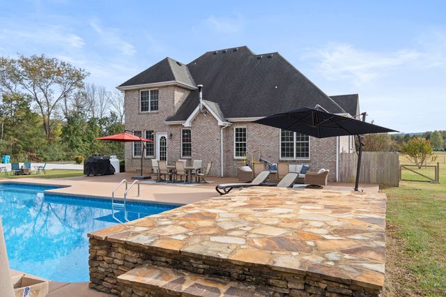3115 Holders Cove Rd, Winchester, TN 37398