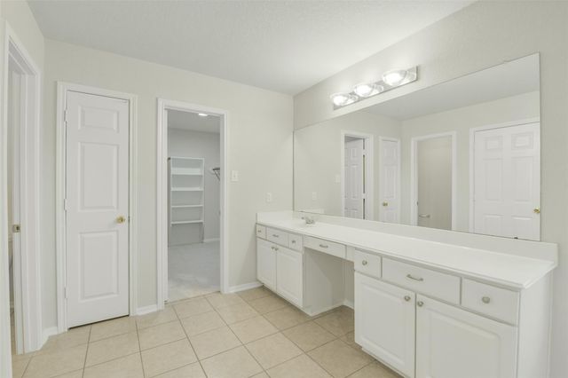 8706 Challis Park Court, Houston, TX 77040