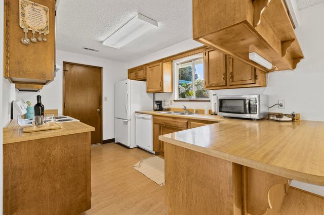 4574 Lower River Road, Grants Pass, OR 97526