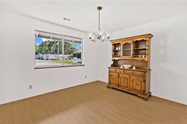 4574 Lower River Road, Grants Pass, OR 97526