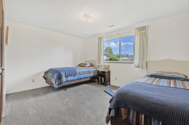 4574 Lower River Road, Grants Pass, OR 97526