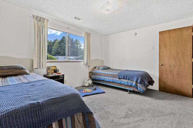 4574 Lower River Road, Grants Pass, OR 97526