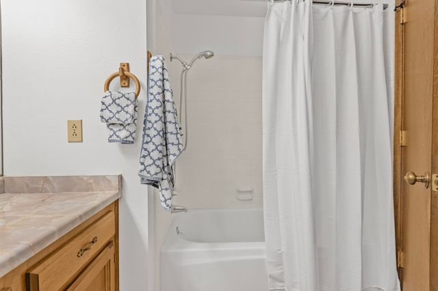 4574 Lower River Road, Grants Pass, OR 97526