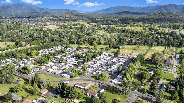 4574 Lower River Road, Grants Pass, OR 97526