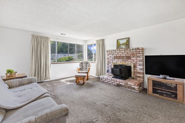 4574 Lower River Road, Grants Pass, OR 97526