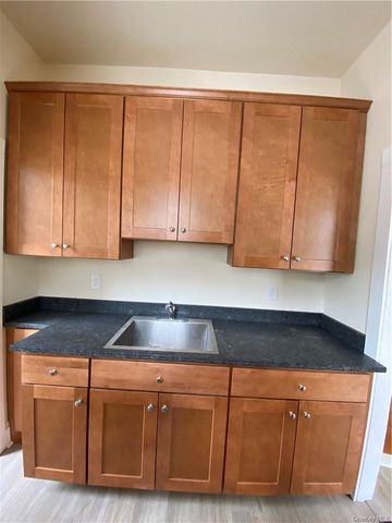 8 Franklin Avenue 1, Pearl River, NY 10965