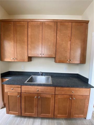 8 Franklin Avenue 1, Pearl River, NY 10965