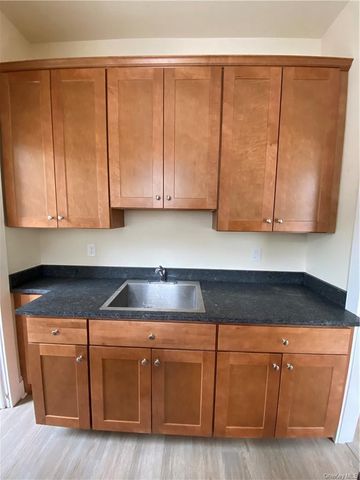 8 Franklin Avenue 1, Pearl River, NY 10965