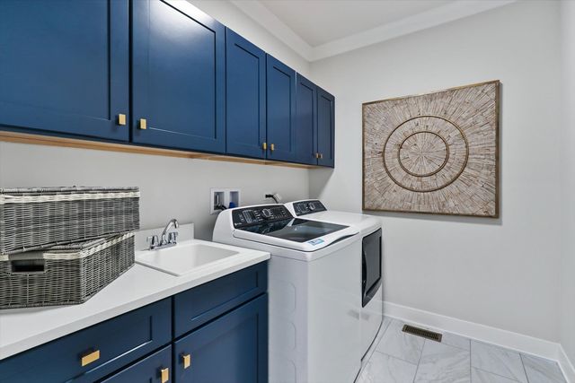 39 Hawthorn Ridge Drive, Hawthorn Woods, IL 60047